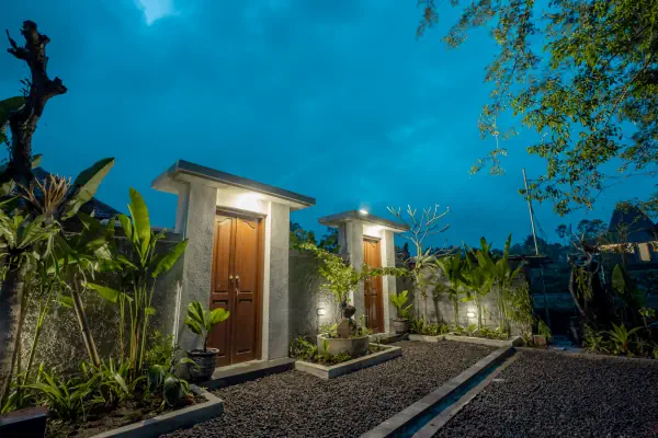 Entrance and parking — The Jatu Ubud, Bali