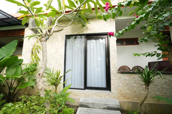 Outdoor garden — The Pageh Guesthouse, Bali