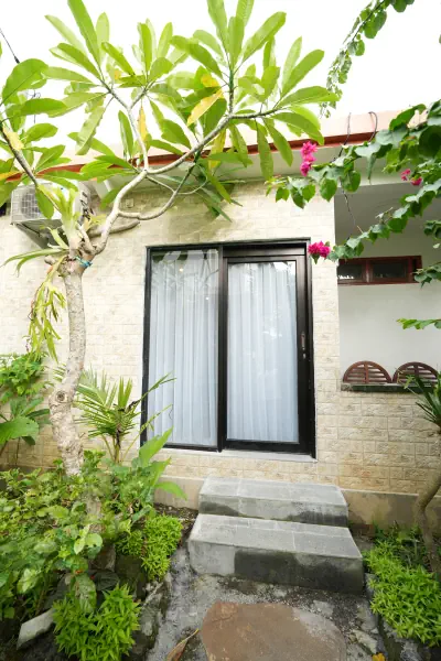 Outdoor garden — The Pageh Guesthouse, Bali