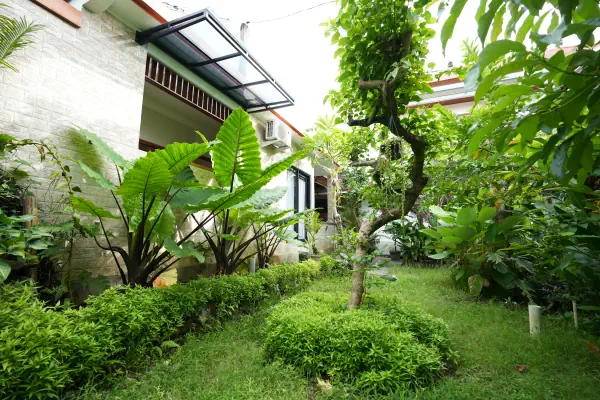 Outdoor garden — The Pageh Guesthouse, Bali