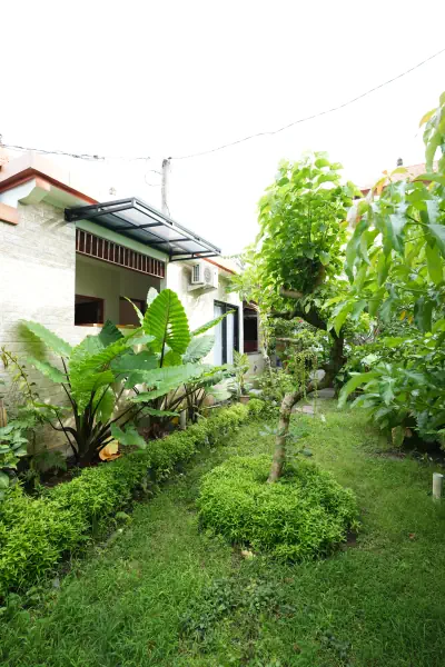 Outdoor garden — The Pageh Guesthouse, Bali