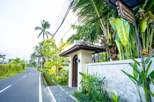 Entrance and parking — Villa Sadia Ubud, Bali