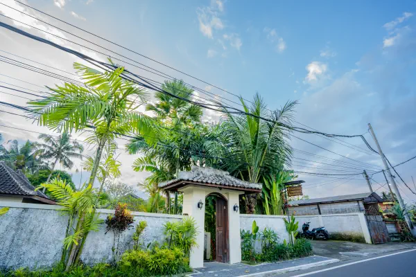Entrance and parking — Villa Sadia Ubud, Bali